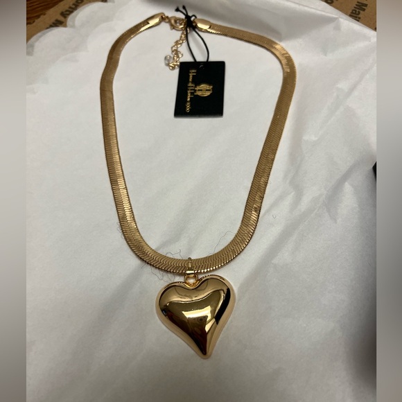 NWT ⚜️💛⚜️ House of Harlow 1960 golden tone heart pendant Necklace - Picture 8 of 14